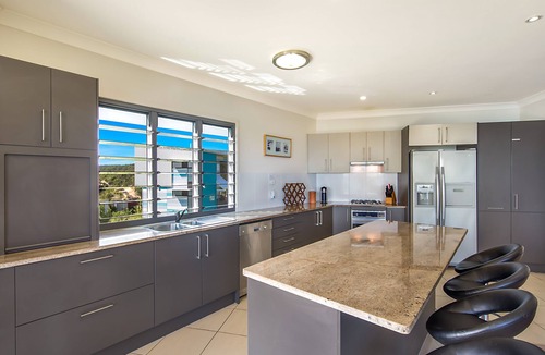 Brisbane Waterfront House | Luxury accommodation in comfort for up to 17 guests