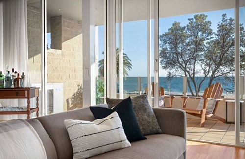 Albert Park Apartment | Luxury apartment with spectacular bay views