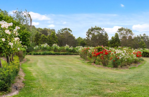 Bullengarook House | Luxury Barn Stay with Mt Macedon Views