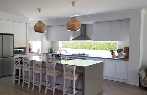 Indented Head House | Luxury Beach house double story sleeps 14 - 2 minutes to beach