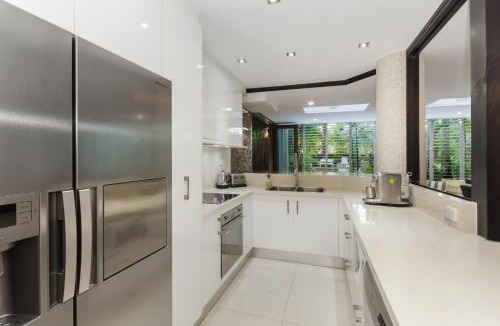 Cairns North Apartment | Luxury Beachfront Apartment with Direct Pool Access