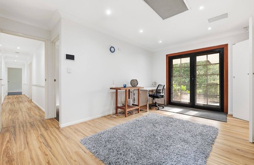 Bridgeman Downs House | Luxury Bridgeman Downs Retreat 15km from CBD