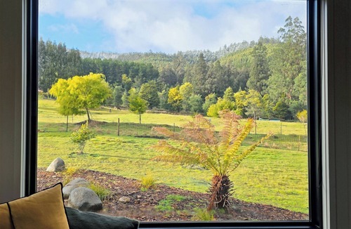 Maydena Cabin | Luxury Cabin with Outdoor Bath · Mountain Views · Near Mt Field