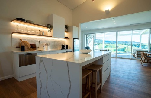 Willow Vale Villa | Luxury Coastal Vineyard Escape | Flame Vista | Crooked River Estate