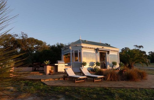 Waitpinga Apartment | Luxury Couples Hideaway by the Sea