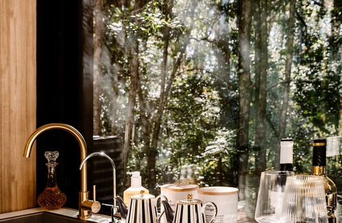 Peachester Apartment | Luxury Eco Pod - Sunny Coast Escape!