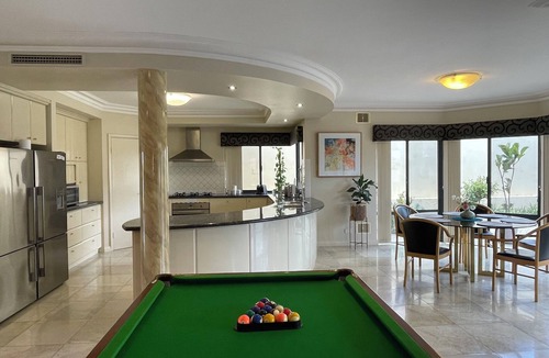 Dianella House | Luxury Escape: Perth, Airport, Swan Valley & Beach