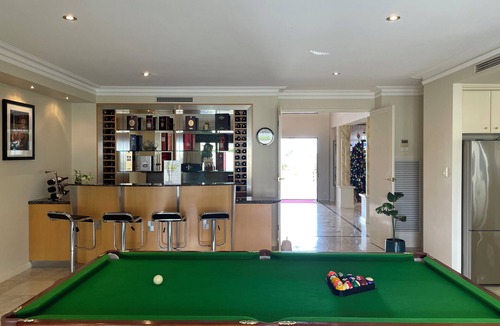 Dianella House | Luxury Escape: Perth, Airport, Swan Valley & Beach