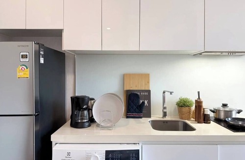 Khlong Toei Nuea Apartment | Luxury five star Condo Asoke Sukumvit, Downtown area, one large bed room