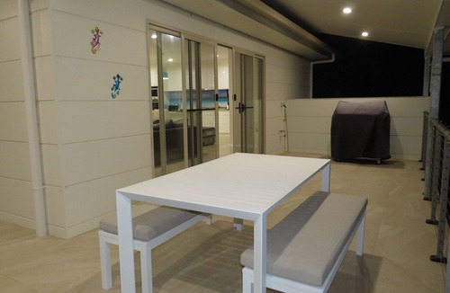 Red Head House | Luxury four bedroom Beachfront house ideal for families.