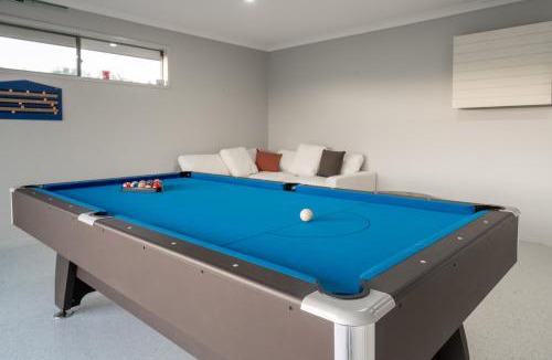 Millfield House | Luxury Hunter Valley Acreage - Heated SwimSpa - Mountain Views - Pool Table - Fire Pitt