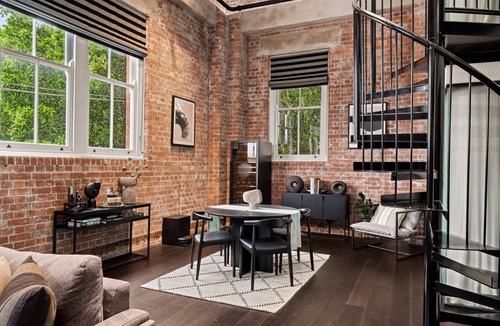 Teneriffe Apartment | Luxury Loft Style Apt in Historic Woolstore HME