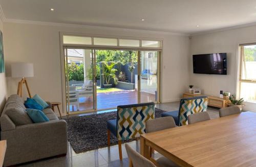 Grange House | Luxury modern beach house with stunning outdoor