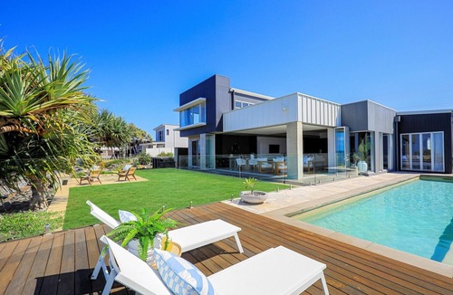 Bargara Apartment | Luxury oceanfront Oasis, simply the best