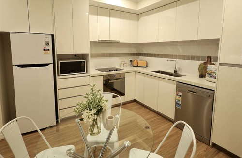 Midland Apartment | Luxury Penthouse Midland -family sleeps 4