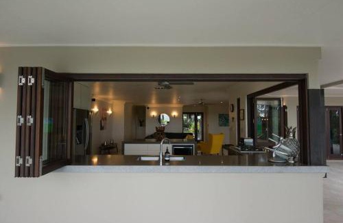 Mossman House | Luxury rainforest eyrie with panoramic views