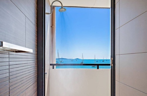 Airlie Beach Villa | Luxury Resort Waterfront Living With Private Pool at Mirage Whitsundays.