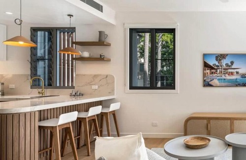 Noosa Heads Villa | Luxury Retreat New Villa 17, Hastings St
