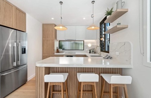 Noosa Heads Villa | Luxury Retreat New Villa 17, Hastings St