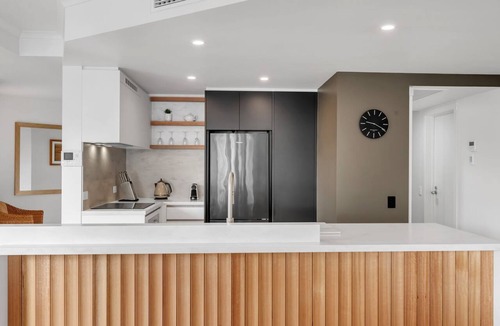 Noosaville Apartment | Luxury Riverfront Apartment