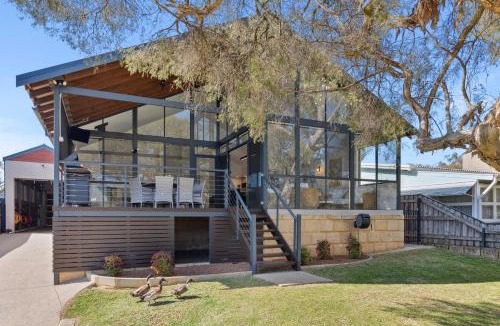 North Yunderup House | Luxury Riverside Escape with Private Jetty on the Murray River