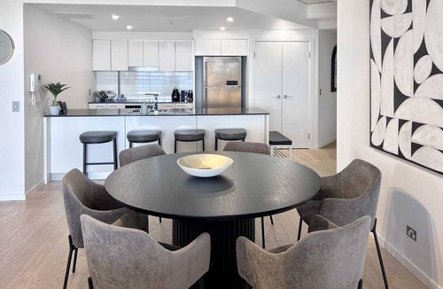 Broadbeach Apartment | Luxury Sierra Grand Stay Ocean Views 3BR Level 18