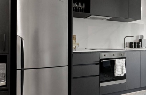 Reid Apartment | Luxury Stay CBR Centre | 2-bed | Sleep 4 | Parking