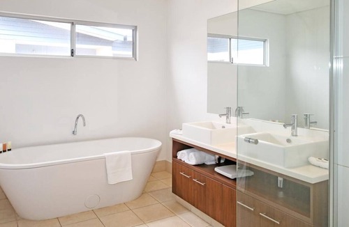 Bluff Point Apartment | Luxury studio apartment for extended stay