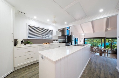 Shute Harbour House | Luxury surrounded by abundant natural beauty, amazing ocean views.