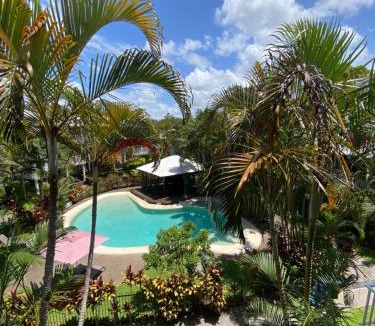 Noosaville Apartment | Luxury Top Floor Sunset Villa