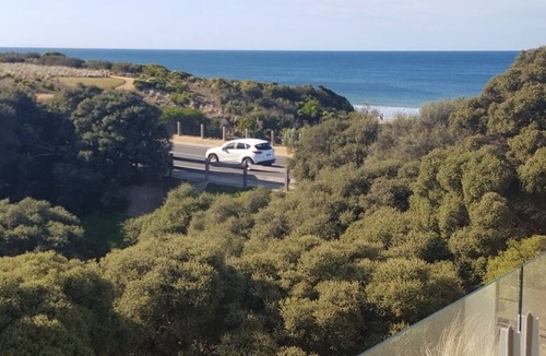 Torquay Resort | LUXURY TORQUAY RESORT "APARTMENT" - Beachside - Perfect Location