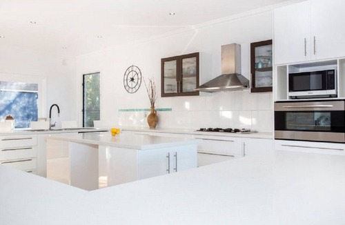 Ulladulla House | Luxury Villa, Open Fire, Spa, Harbor Views, Pets, Babies, Surfing, Snorkeling