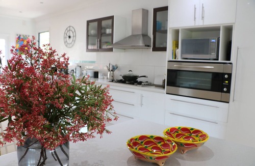 Ulladulla House | Luxury Villa, Open Fire, Spa, Harbor Views, Pets, Babies, Surfing, Snorkeling