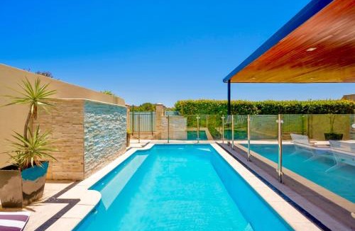 Munster House | Luxury Villa W Pool & Spa 5 BEDROOMS