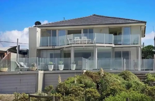 Umina Beach House | Luxury Villas Beachfront on the Esplanade at Umina Beach