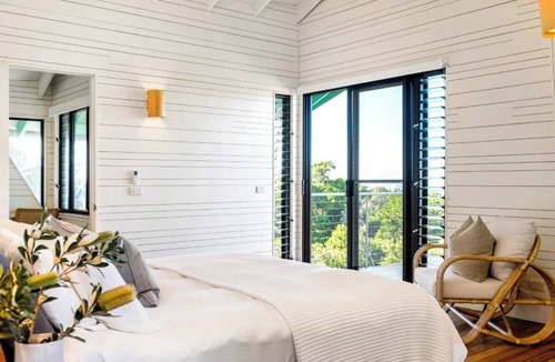 Broken Head House | Luxury Villas Seven Mile Beach House: Pool, Beach