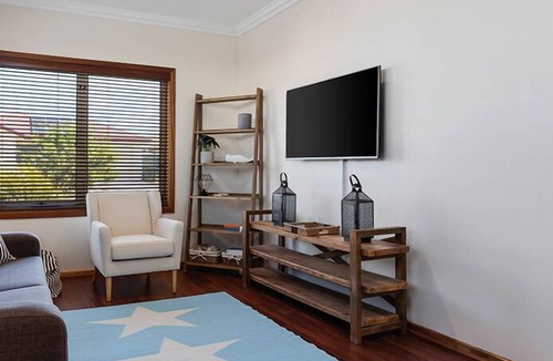 Nangkita House | Luxury Waterfront Holiday Home - Bring the Boat!