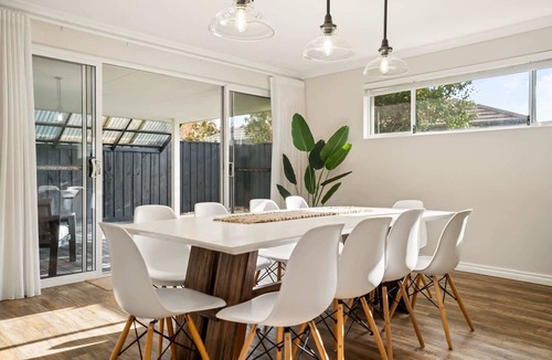 Halls Head House | Luxury Waterfront 5-Bed Family Home Near Mandurah