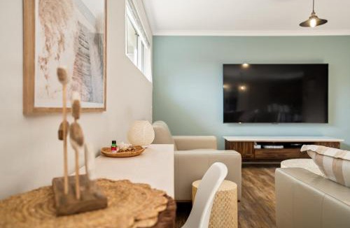 Halls Head House | Luxury Waterfront 5-Bed Family Home Near Mandurah