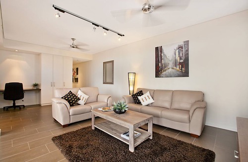 Darwin City Centre Apartment | Luxury waterfront apartment near Darwin