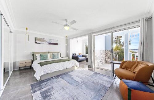 Toukley House | Luxury Waterfront Holiday Home