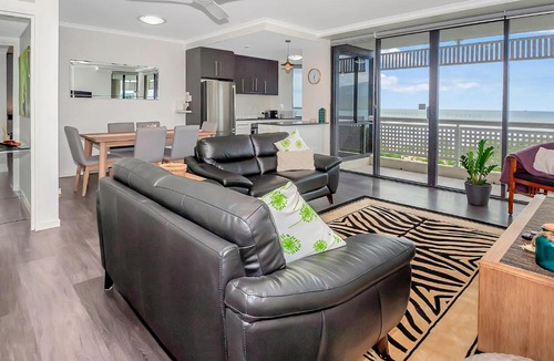 Cairns North Apartment | Luxury waterfront sea view apartment - do not book