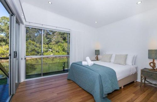 Burleigh Heads House | Luxury Waterfront Stay at Tallebudgera Creek