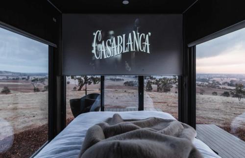 Toolleen House | Luxury Winery Stay with Sweeping Hilltop Views