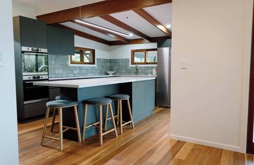 Balmoral Ridge House | Luxury Winter Escape Fire & Incredible Views!