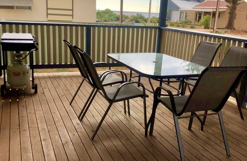 North Beach House | Lynch’s Sea View - Within 100m to the beach
