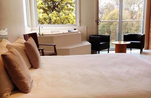Macedon Hotel | Macedon Ranges Hotel & Spa