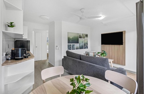 Slade Point Hotel | Mackay Seabreeze Apartments