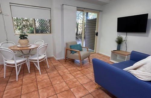 Slade Point Hotel | Mackay Seabreeze Apartments