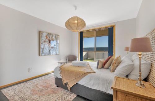 Penguin House | Madsen Retreat